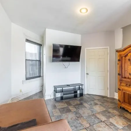 Holiday home Modern 4 Bedroom Greystone