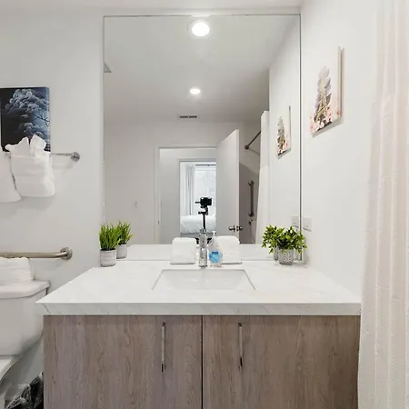 Modern 3br Near Mccormick & South Loop *