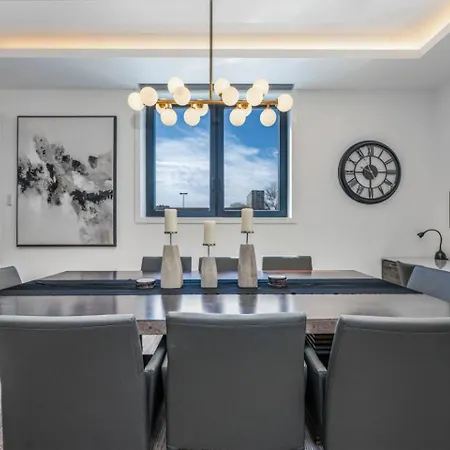 Holiday home Ultra Modern Luxury - New Construction 4 Bedrooms