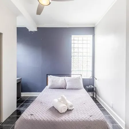 Modern 4 Bedroom Greystone Chicago