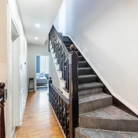 Modern 4 Bedroom Greystone * Chicago