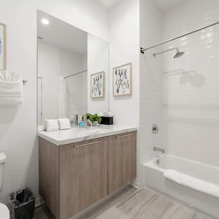 Spacious 3br Urban Getaway W Gym * Chicago