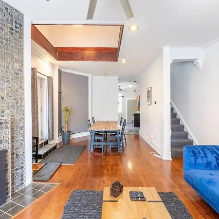 Modern 4 Bedroom Greystone * Chicago