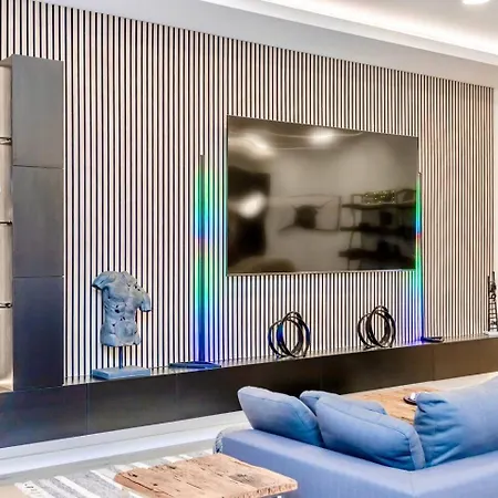Ultra Modern Luxury - New Construction 4 Bedrooms Holiday home *