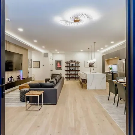 Ultra Modern Luxury - New Construction 4 Bedrooms Holiday home