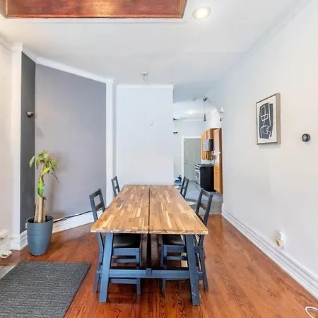 Modern 4 Bedroom Greystone