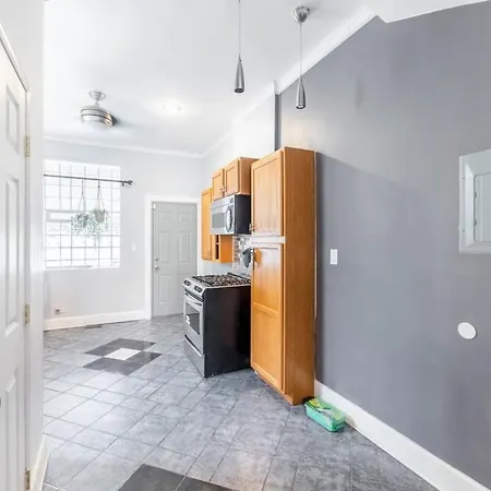 Holiday home Modern 4 Bedroom Greystone Chicago