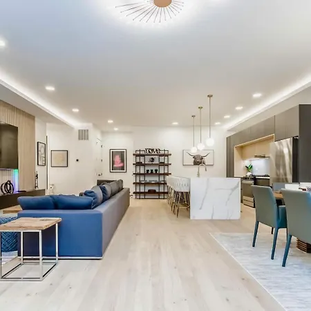 Ultra Modern Luxury - New Construction 4 Bedrooms Holiday home *
