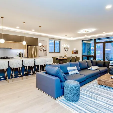 Ultra Modern Luxury - New Construction 4 Bedrooms * Chicago