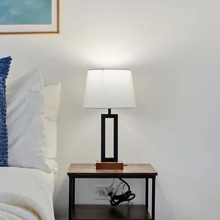 Envitae 4br Modern Sleek Chicago