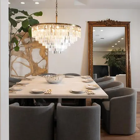 Holiday home Luxury Gold Coast Penthouse With Deck & Views *