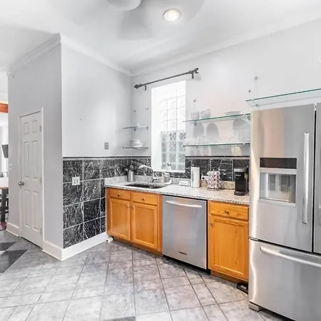 Modern 4 Bedroom Greystone