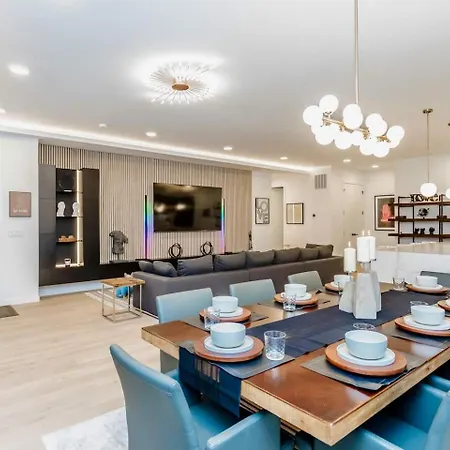 Holiday home Ultra Modern Luxury - New Construction 4 Bedrooms