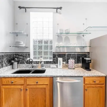 Holiday home Modern 4 Bedroom Greystone