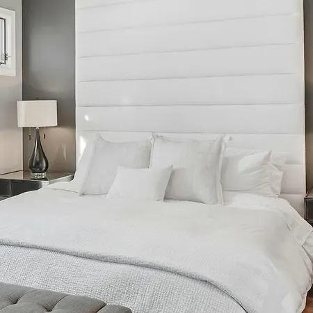 River West Modern 4-bd With Patio & Balcony *