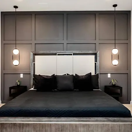 Ultra Modern Luxury - New Construction 4 Bedrooms Holiday home Chicago