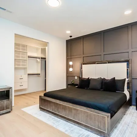 Ultra Modern Luxury - New Construction 4 Bedrooms Holiday home *