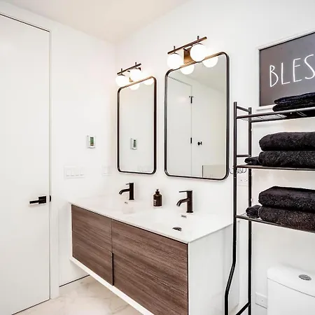 Ultra Modern Luxury - New Construction 4 Bedrooms Holiday home *