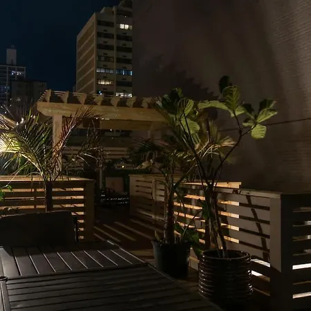 Holiday home Luxury Gold Coast Penthouse With Deck & Views Chicago