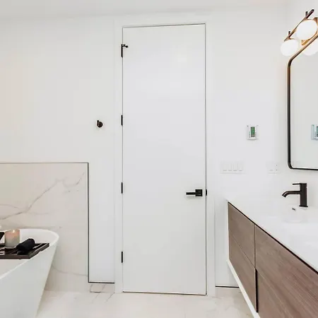 Holiday home Ultra Modern Luxury - New Construction 4 Bedrooms Chicago