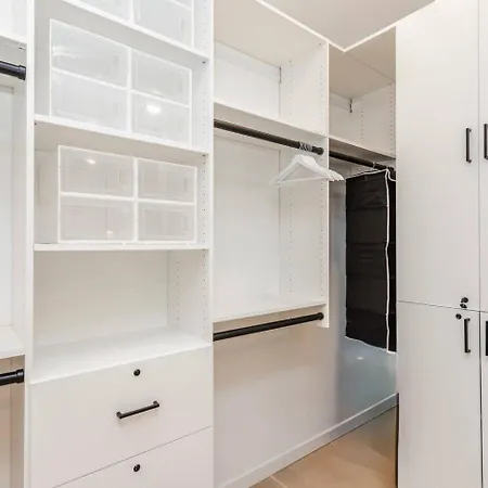Ultra Modern Luxury - New Construction 4 Bedrooms * Chicago