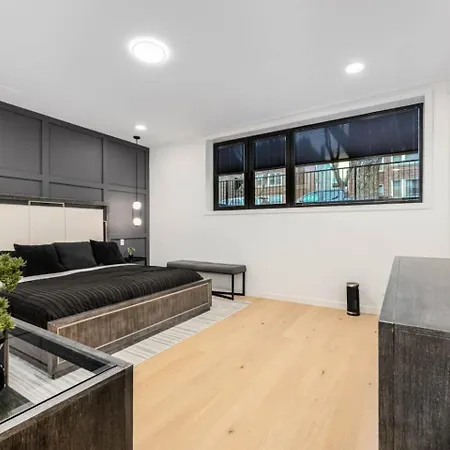 Holiday home Ultra Modern Luxury - New Construction 4 Bedrooms *