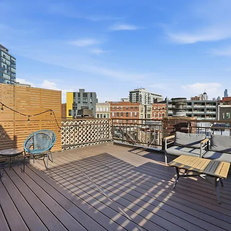 River West Modern 4-bd With Patio & Balcony *