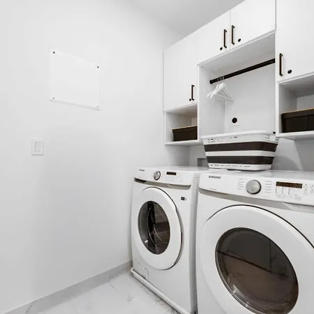 Holiday home Ultra Modern Luxury - New Construction 4 Bedrooms Chicago