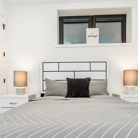 Holiday home Ultra Modern Luxury - New Construction 4 Bedrooms *