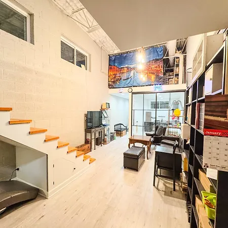 Apartment Comfort West Urban Loft House