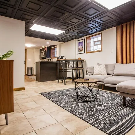 Stylish Garden-level 2br: Quiet Neighborhood