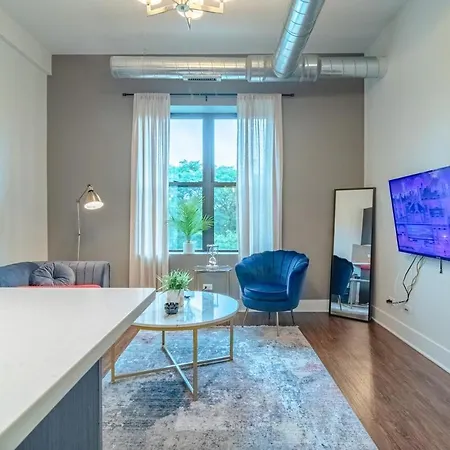 Spacious 3br Smoke Ok Near Mccormick Place Apartment