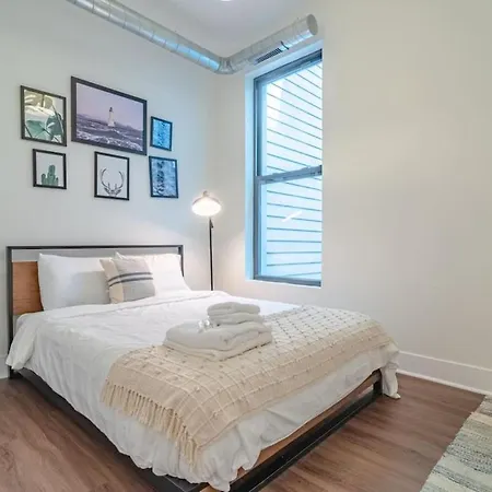 Spacious 3br 420-friendly | Mccormick & Uic Campus Apartment