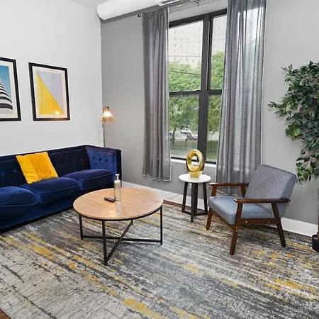 Cozy Smoke Ok 3br Near Mccormick Chicago