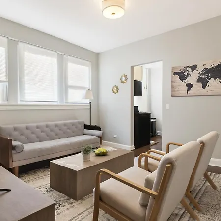 Charming 2br Near Cafes, Park & Cta * Chicago