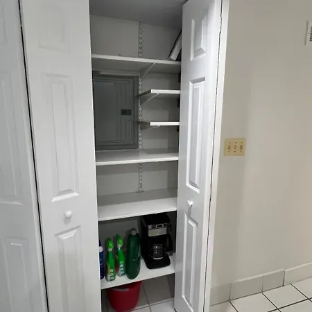 Private 2br 2ba Heart Of Boystown Walk To Wrigley * Chicago