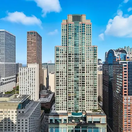 Apartment River North Magnificent Mile Condo, And Views, 43rd Floor Corner, Parking Included! Chicago