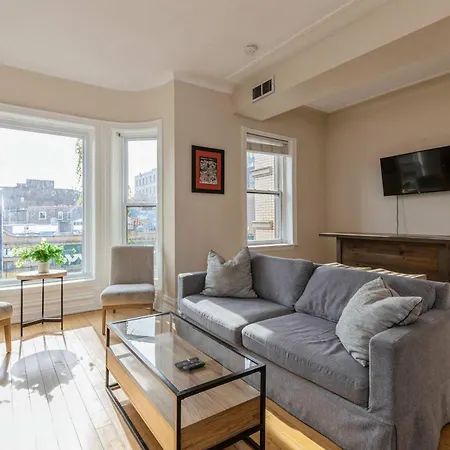 Wrigleyville Getaway Apartment Chicago
