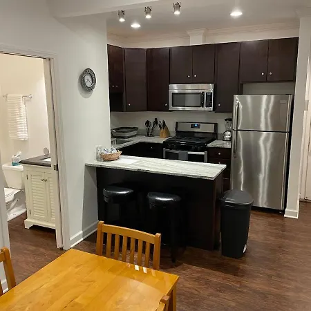 Updated 1 Bedroom In The Location! Apartment Chicago