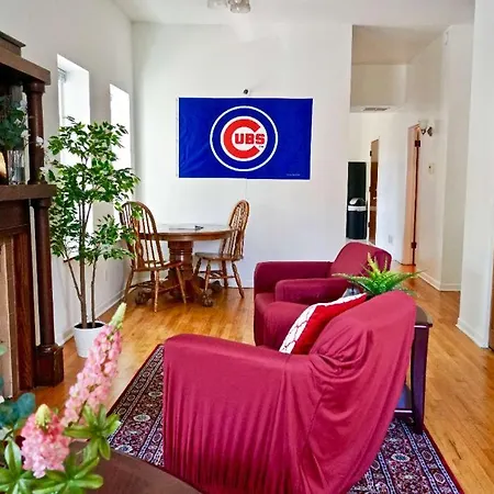 Cubs Near Wrigley Apartment *