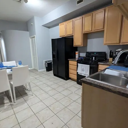 South Loop 4 Bedroom Apartment Chicago