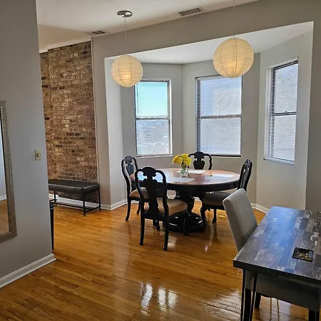 Two Bedroom West Loop * Chicago