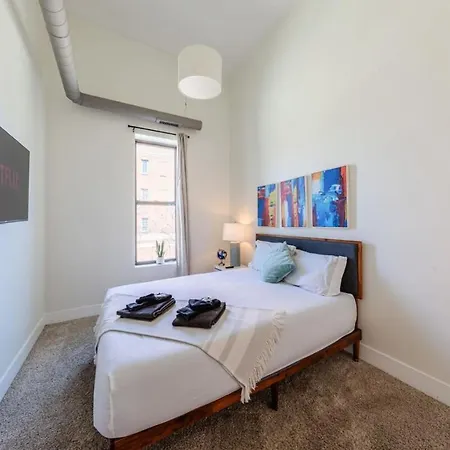 Apartment Smoke Ok 3br Oasis Near Uic, Mccormick Place *