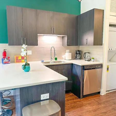 Friendly 3br Getaway Near Mccormick Apartment *