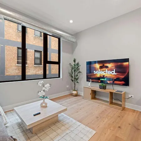 Apartment 2bd 2ba Condo- Steps To With Gym & Parking *