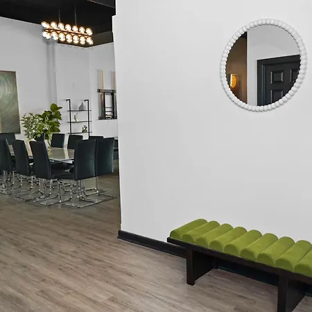 Apartment Spacious 6br Group Unit Near Mccormick & Lakefront *
