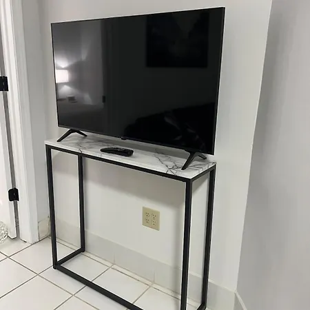 Private 2br 2ba Heart Of Boystown Walk To Wrigley * Chicago