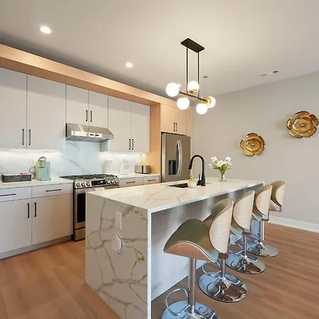 Apartment Modern By Med District With Parking & Laundry