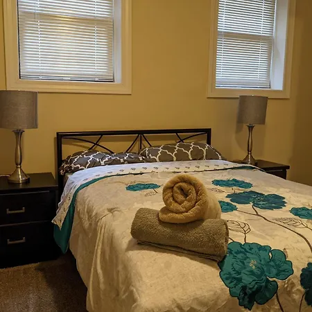 Downtown Vintage Apartment Chicago