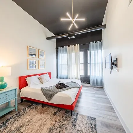 Luxury 5br W/ King Bed & Pool Table Near Chinatown Apartment *